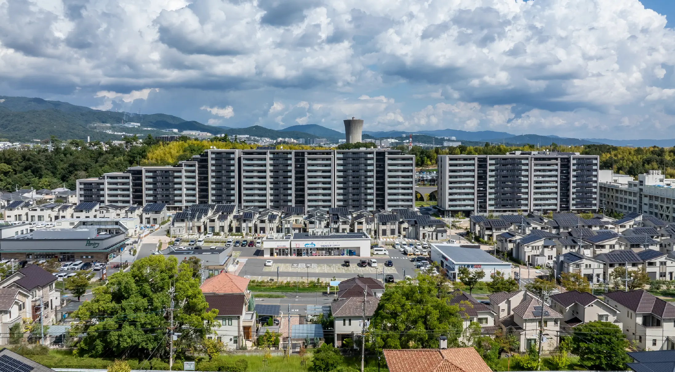 外観・商業施設・戸建街区