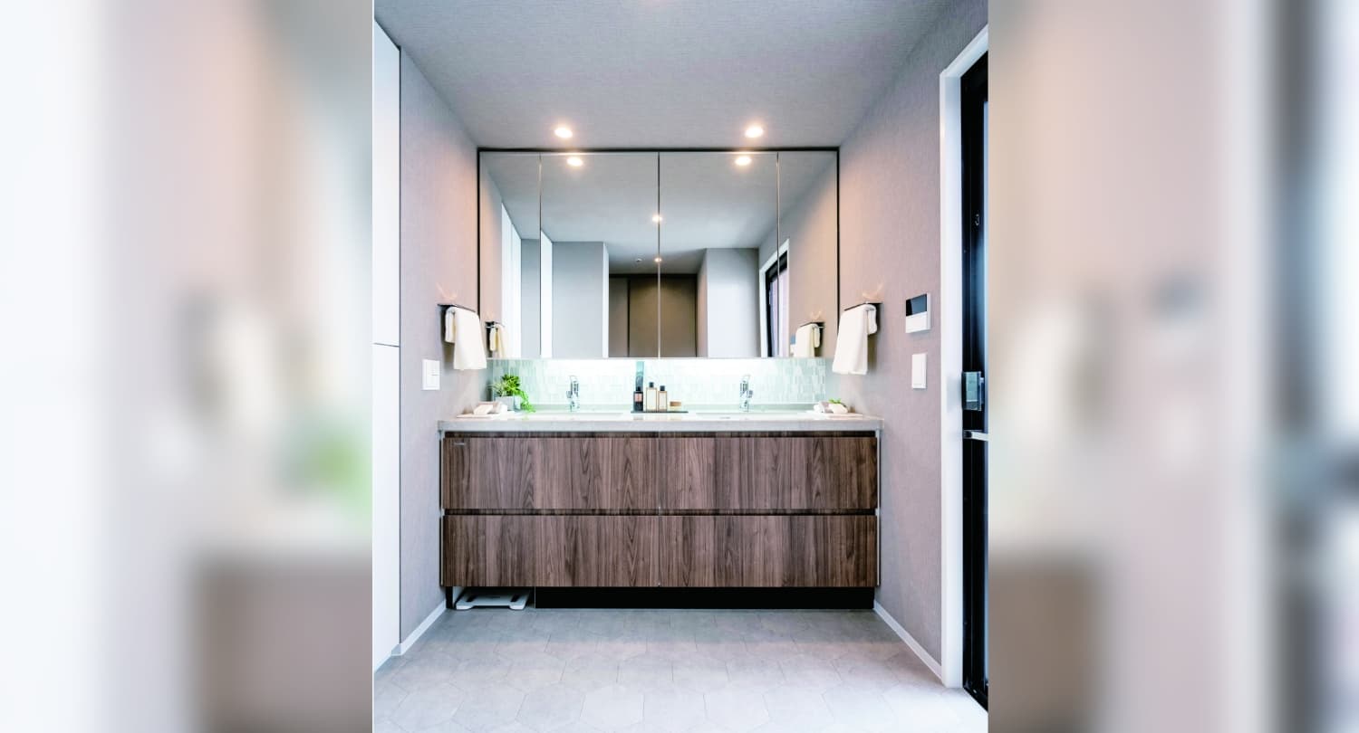 POWDER ROOM