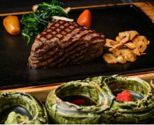 備長炭ステーキ炉sakai