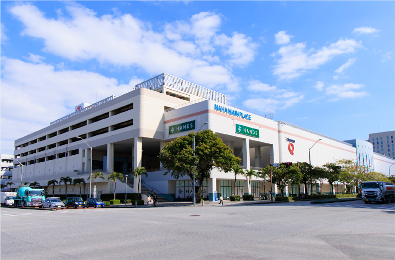 那覇メインプレイス（徒歩14分・約1,110m）