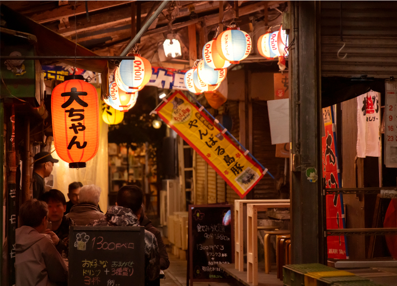栄町市場商店街（徒歩1分・約60m）