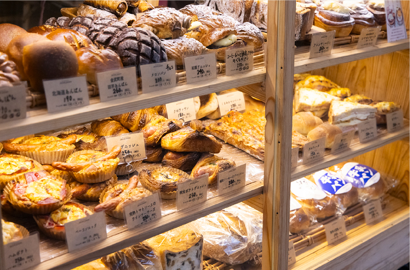 THE SAKAEMACHI ARCADE BAKERY（徒歩2分・約130m）