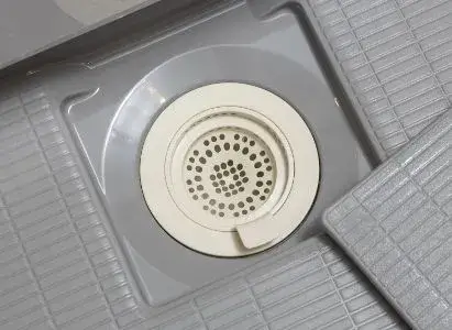 手軽にお手入れできる排水口