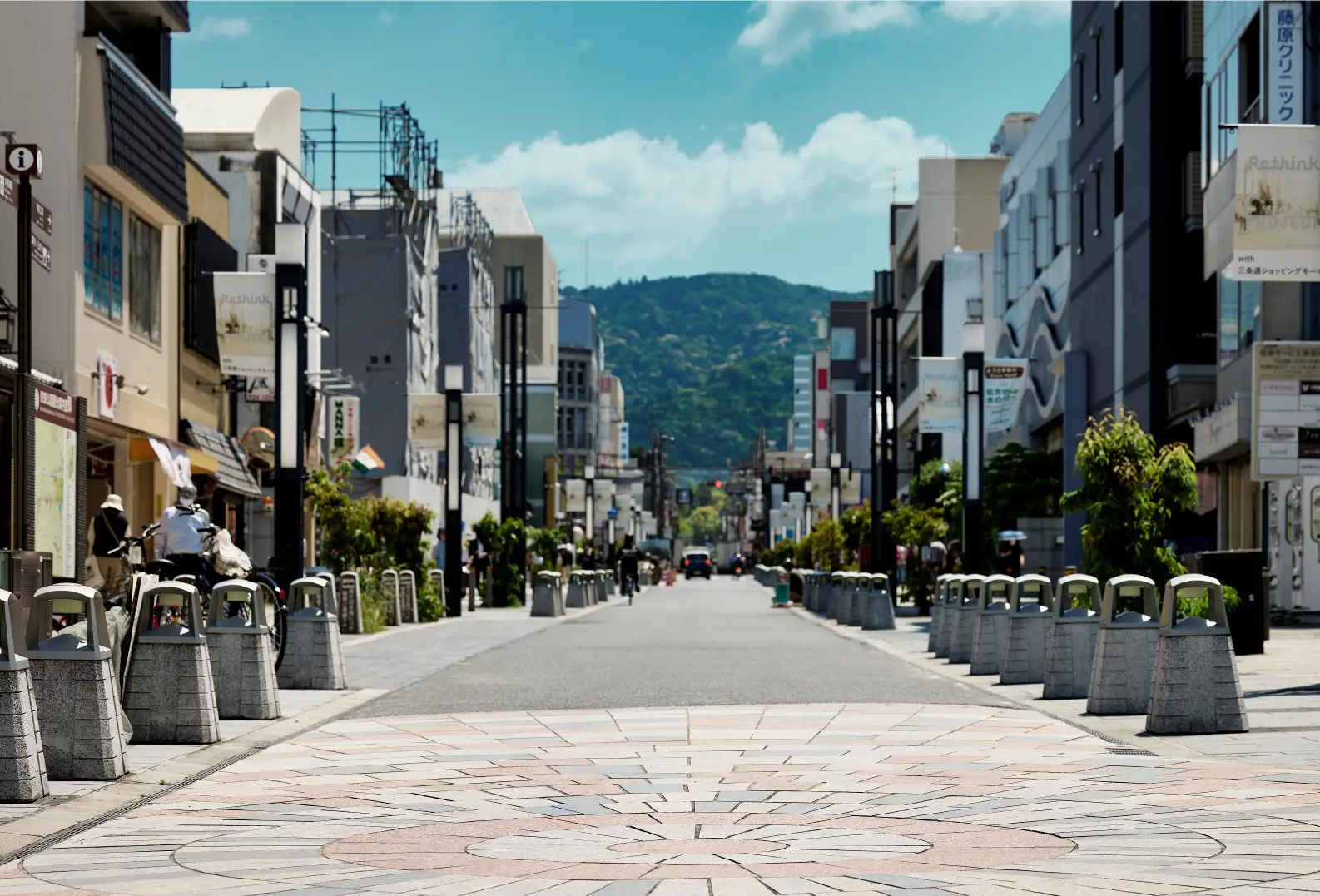 三条通り（徒歩1分・約10m）